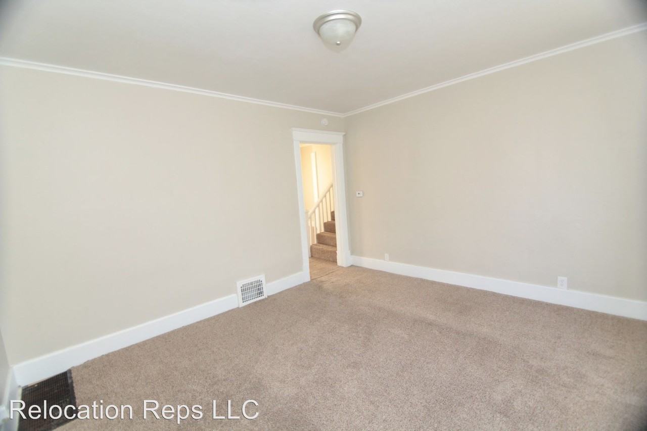 1712 3rd St - Photo 2 of 21