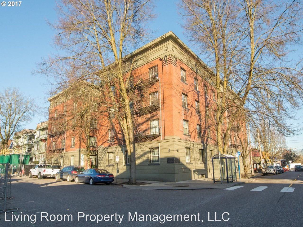 2109 NW Irving St #110