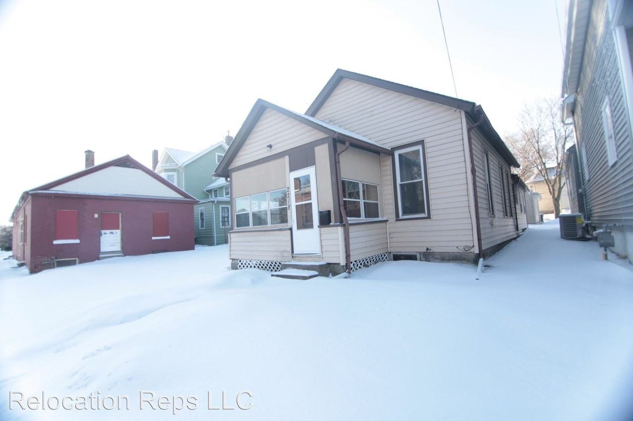 2218 6th Ave - Photo 2 of 19