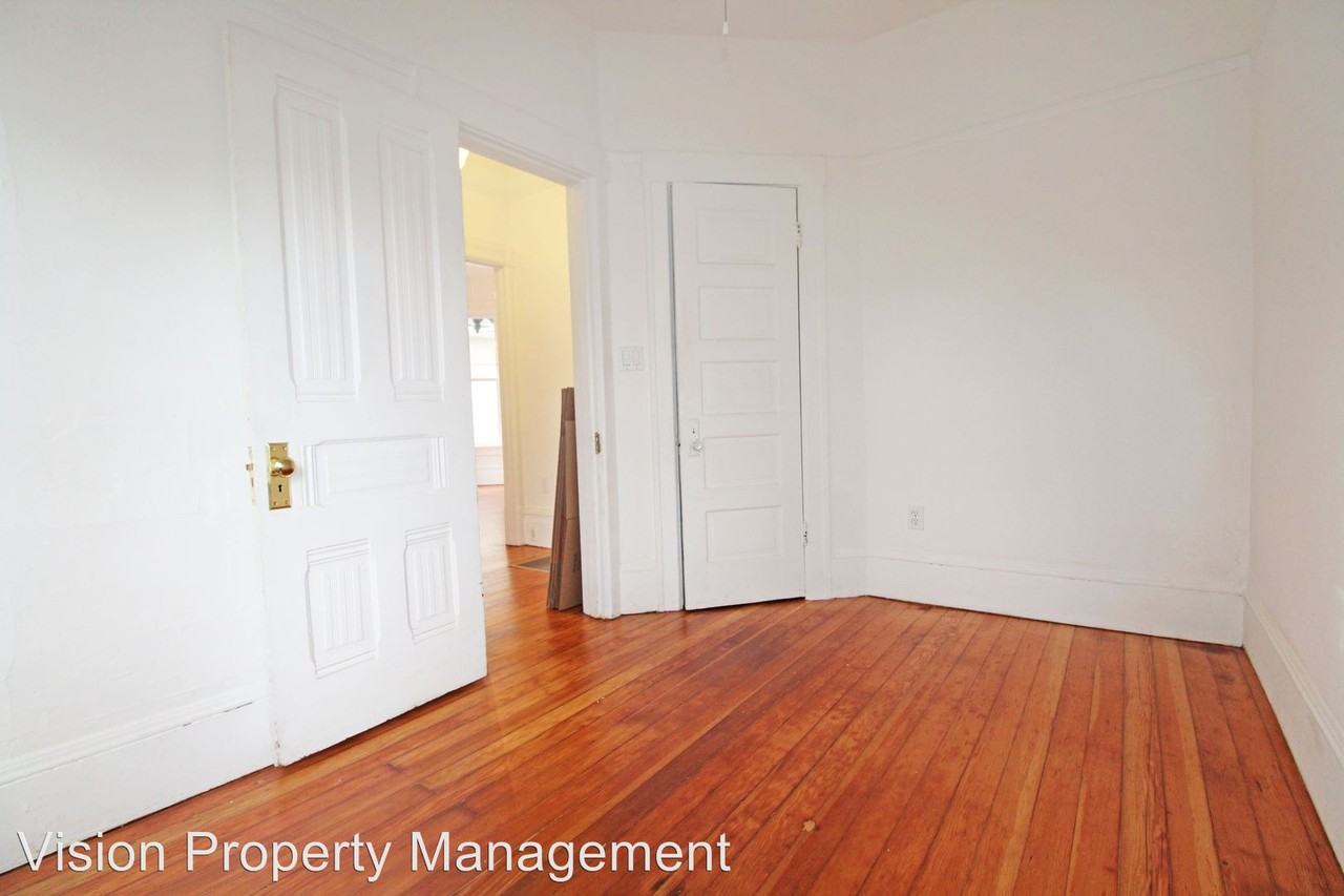 3139 Harrison St - Photo 3 of 29