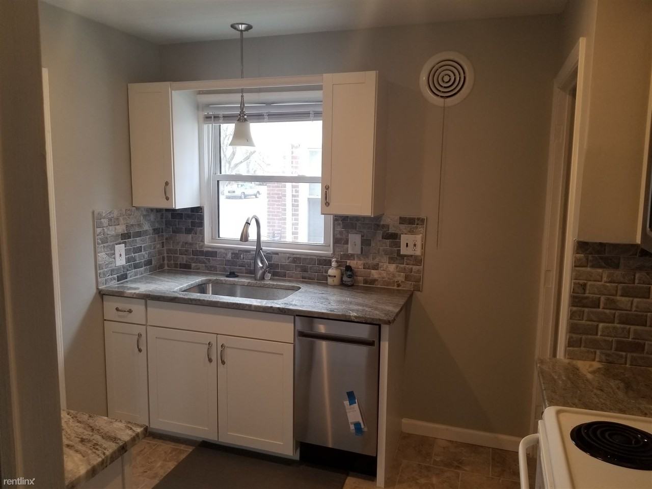 11711 Riverdale - Photo 2 of 14