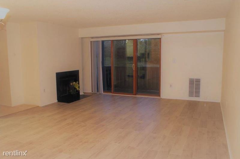 203 Aspen Dr - Photo 2 of 13