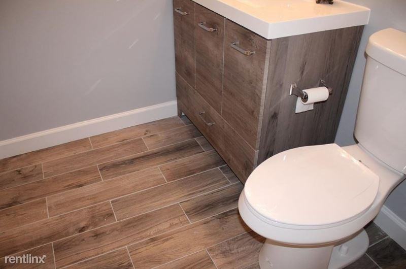 203 Aspen Dr - Photo 3 of 13