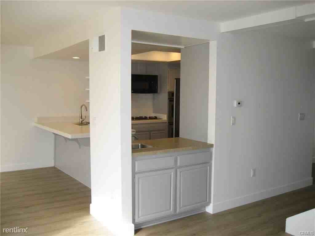 21643 Ocean Vista Dr #7 - Photo 3 of 15