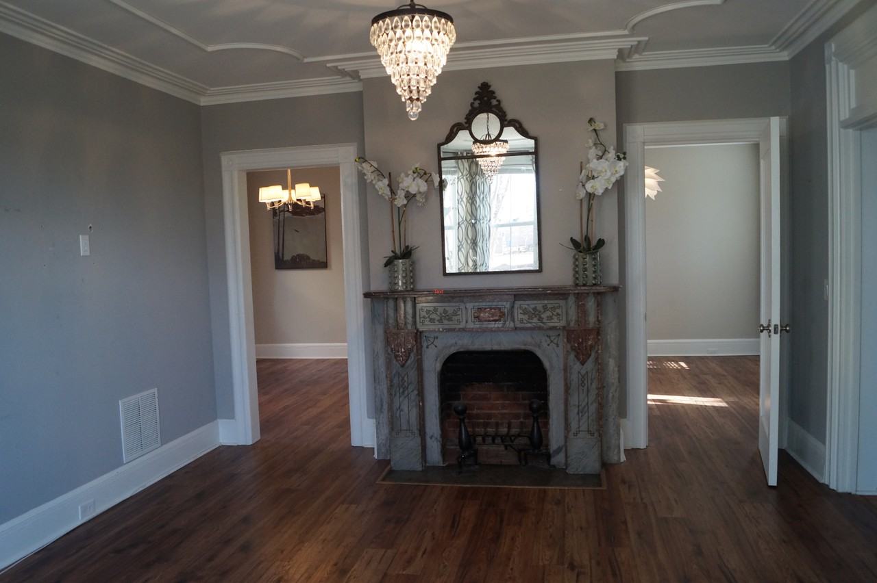 425 Forest Rd - Photo 3 of 12