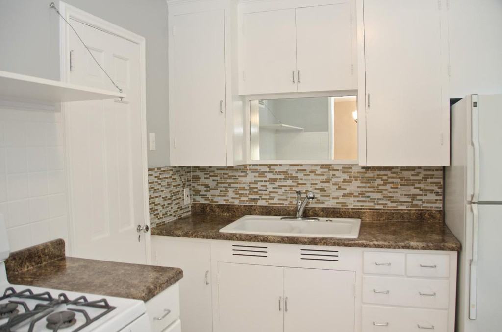 5631 Pine Street - Photo 3 of 6