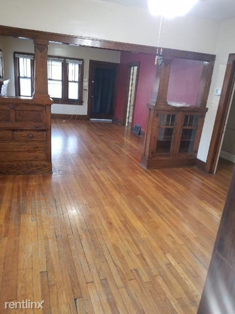 235 S Greenwood St - Photo 2 of 8