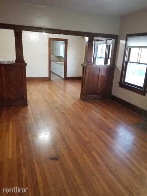 235 S Greenwood St - Photo 3 of 8