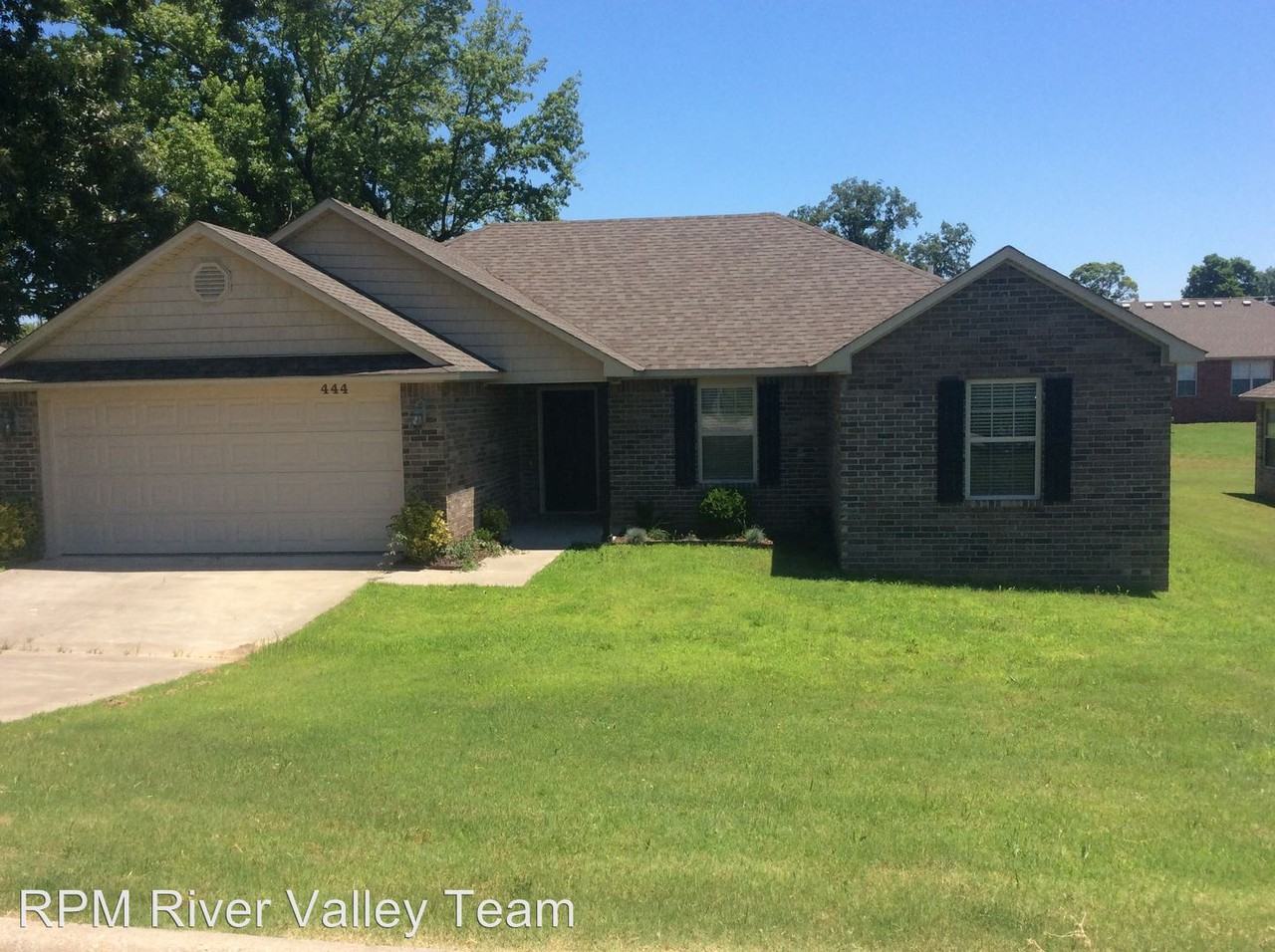 444 Mildred Ct - Photo 3 of 7