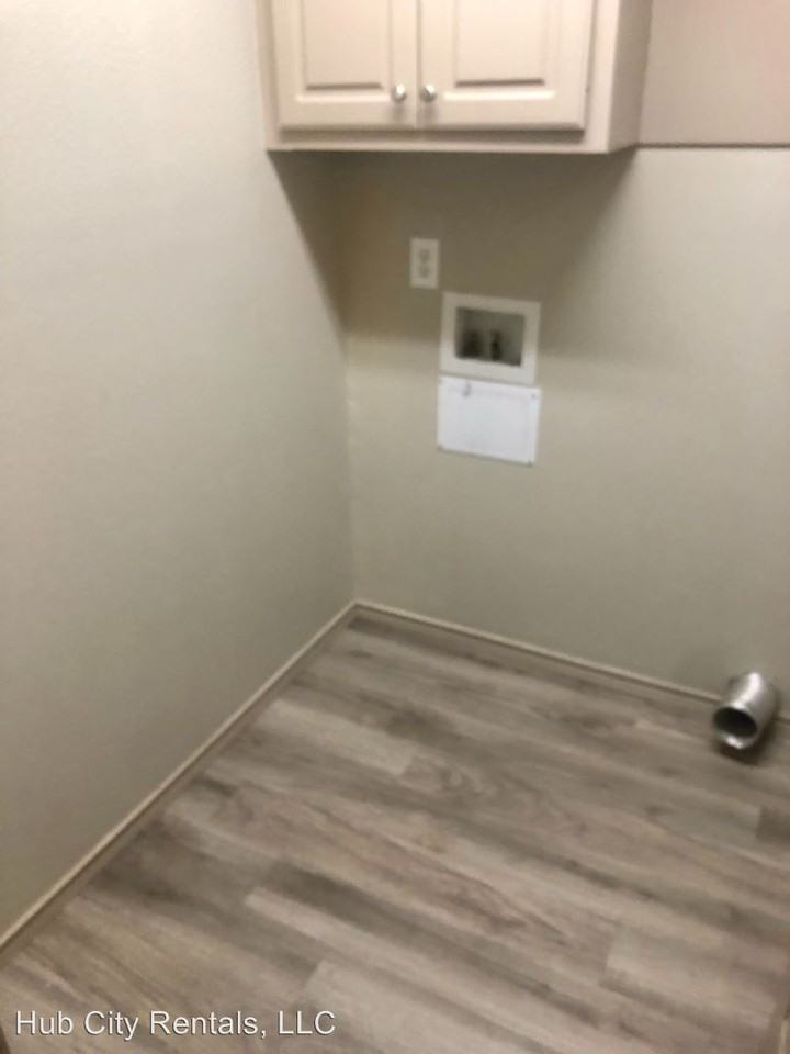 5829 101st Pl - Photo 2 of 9