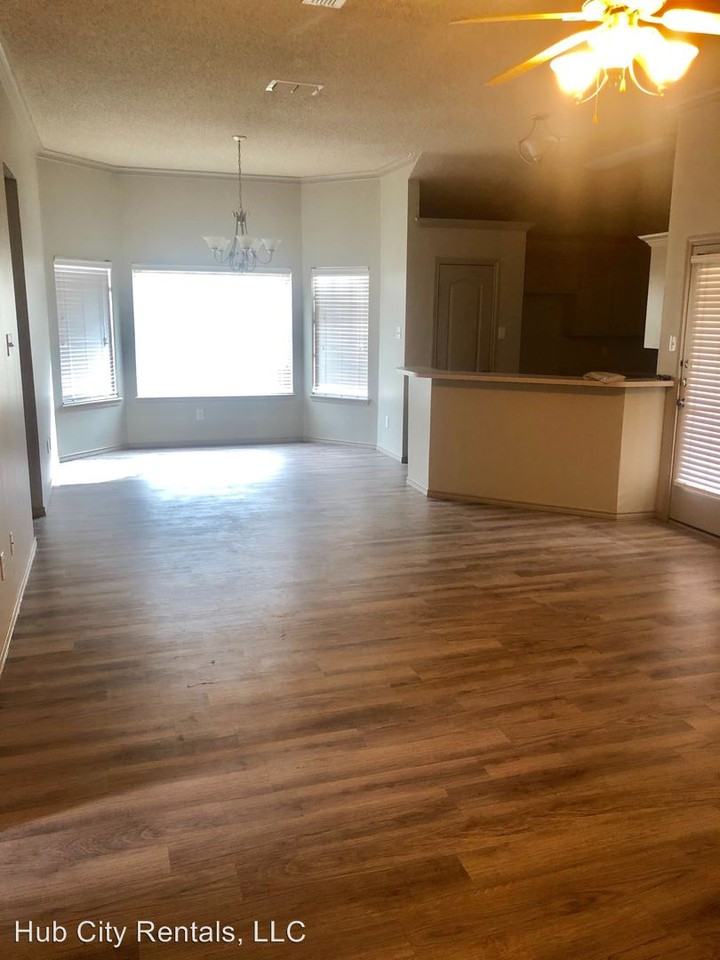 5829 101st Pl - Photo 3 of 9