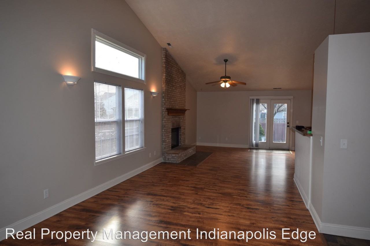 1085 Meadowview Ct - Photo 3 of 16