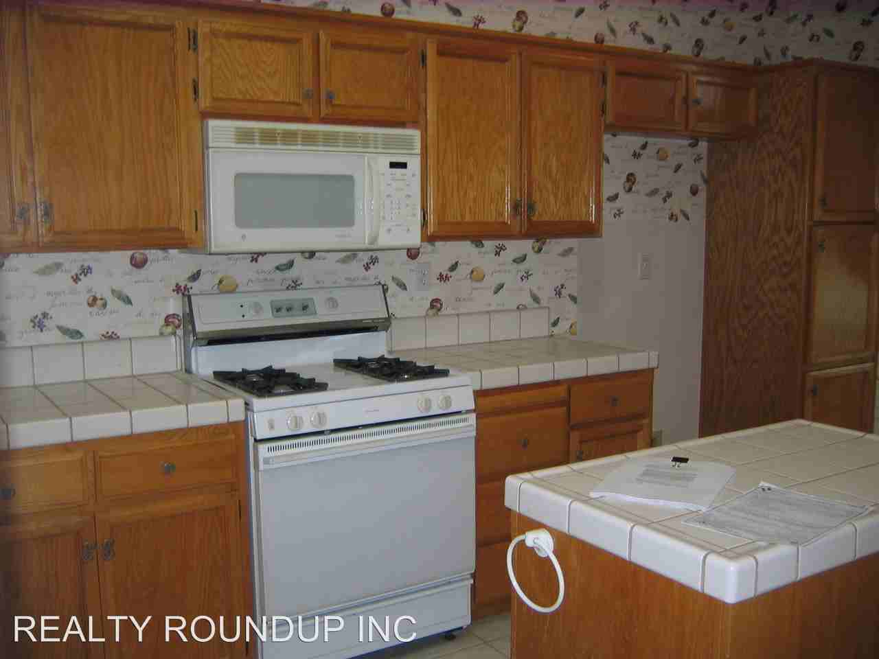 7004 Peninsula Way - Photo 2 of 7