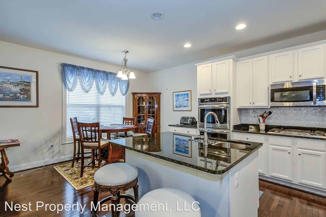 213 Cottage Ct - Photo 2 of 25