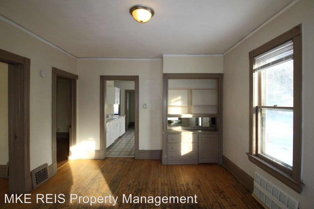 3260 N 9th St - Photo 3 of 18