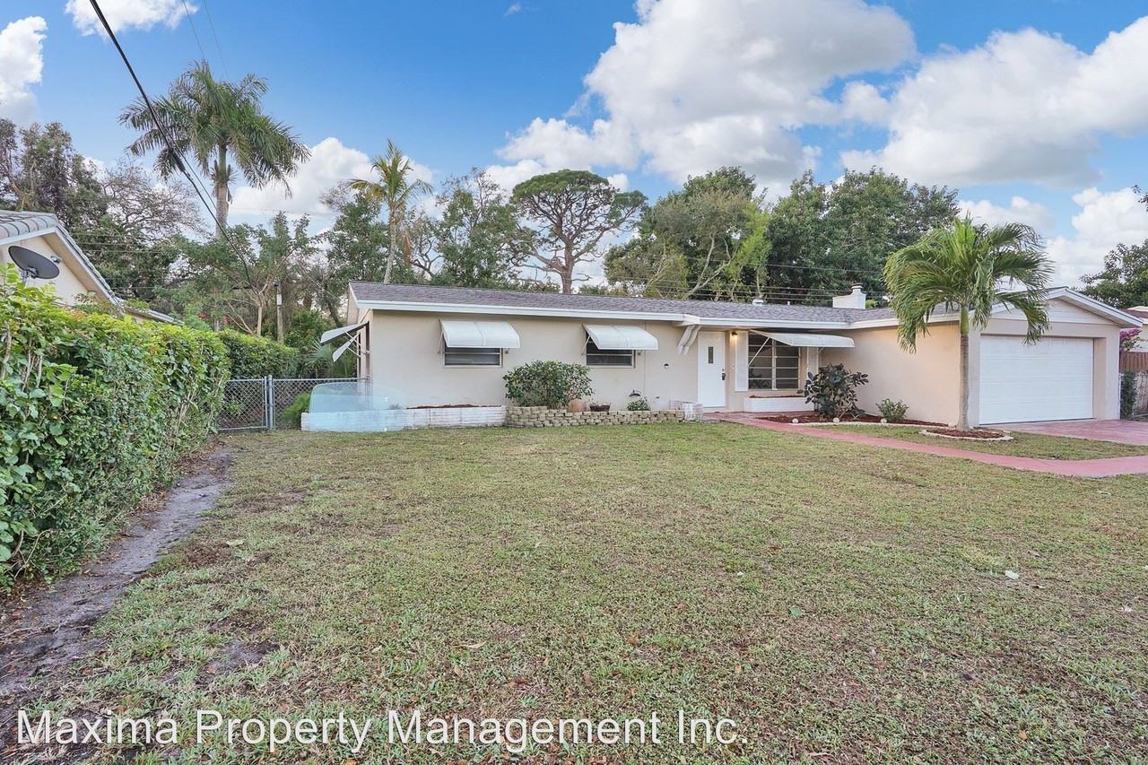 1600 NW 4th St - Photo 3 of 24