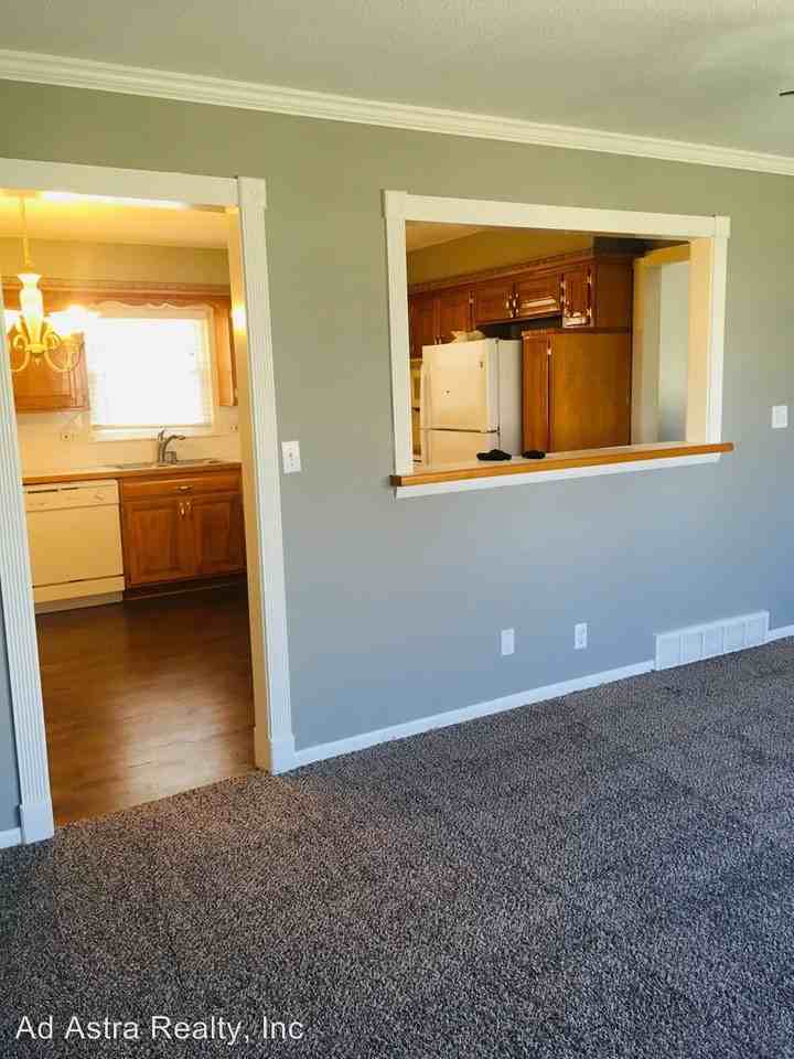 513 N Walker Ln - Photo 2 of 17