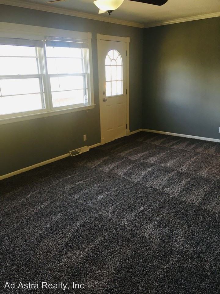 513 N Walker Ln - Photo 3 of 17