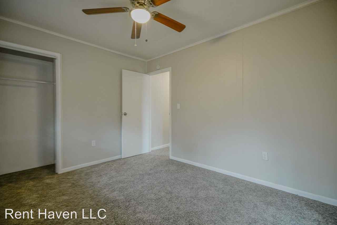 208 Magnolia St - Photo 2 of 3