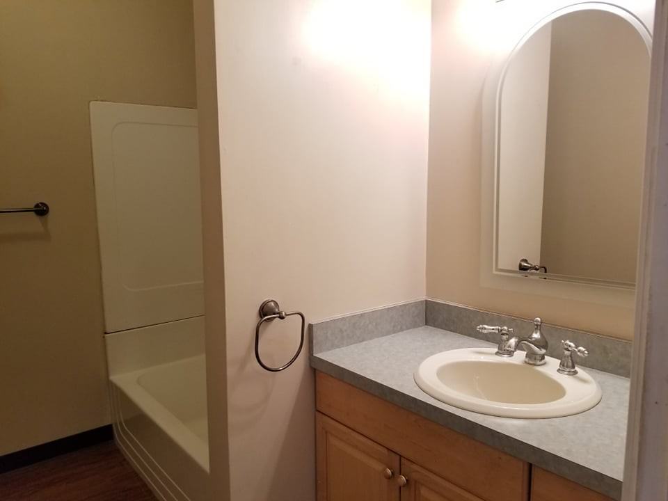 319-319.5 E Fourth Street - Photo 2 of 12