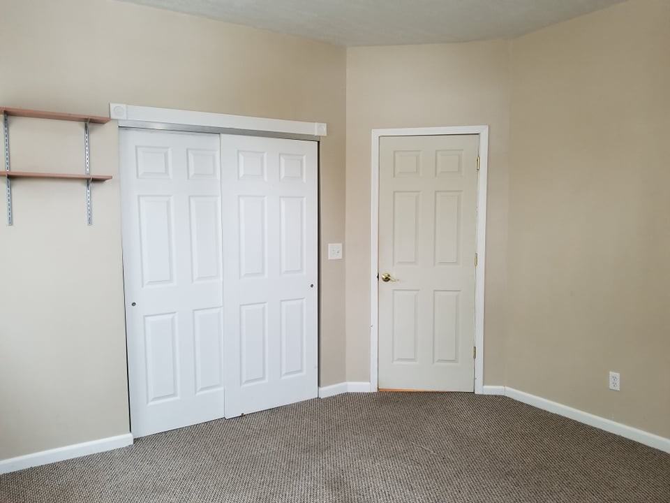 319-319.5 E Fourth Street - Photo 3 of 12