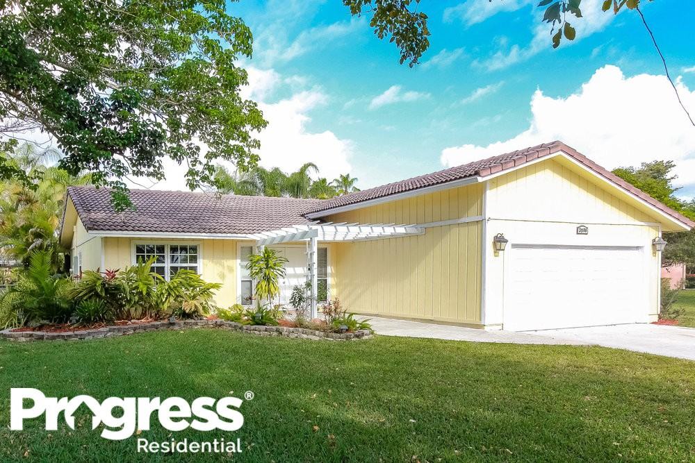 3900 Nw 115th Ave - Photo 2 of 17