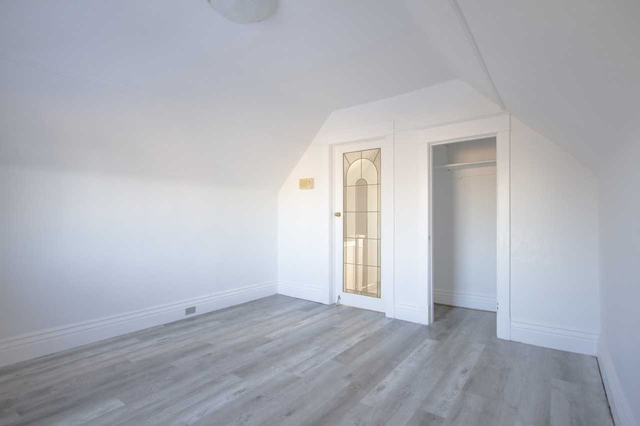 8 Brookmount Road #4