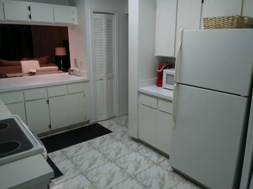 202 Lake Drive - Photo 3 of 14