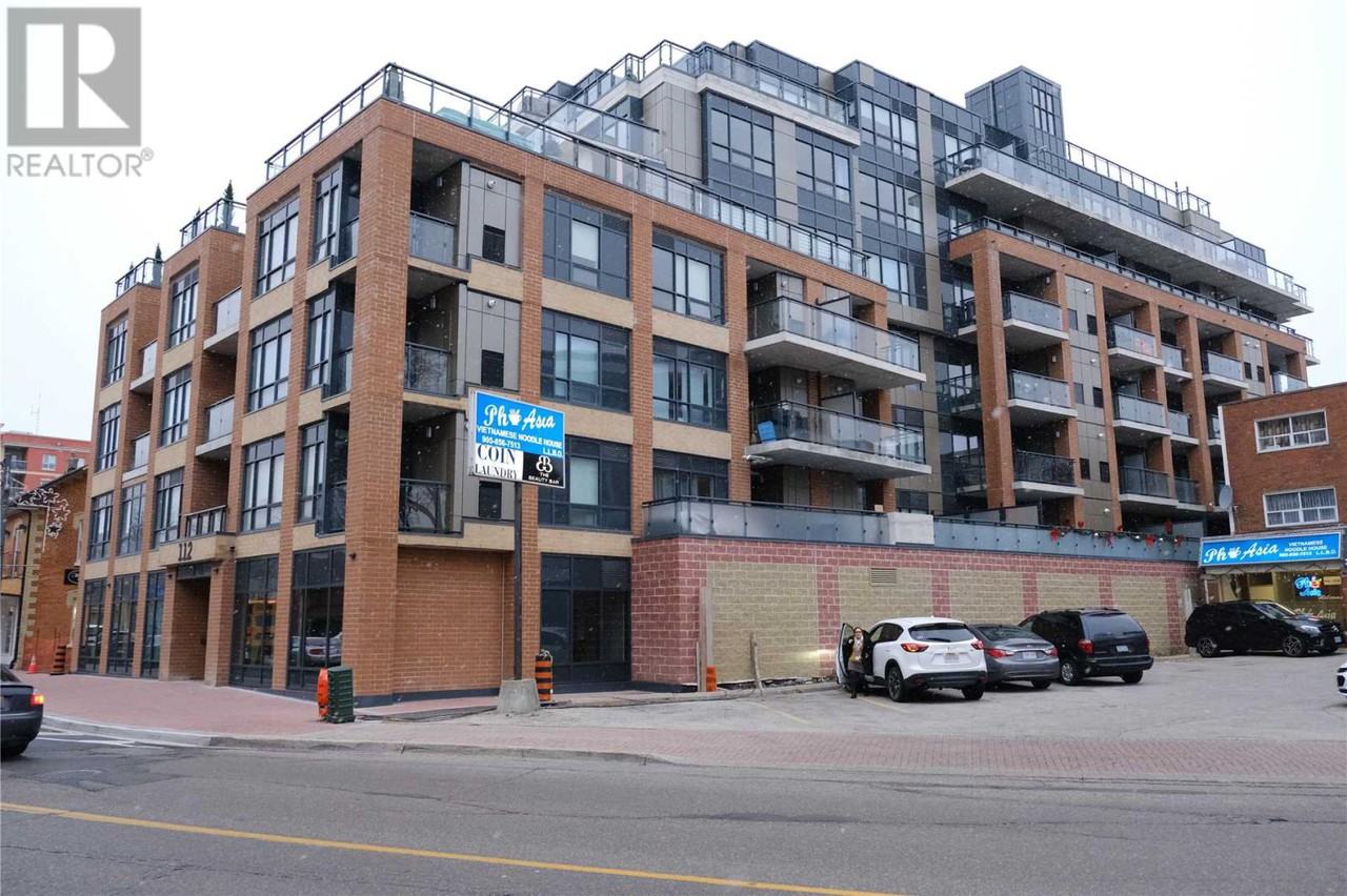 112 Woodbridge Avenue 702, Vaughan, ON L4L 2S7 3 Bedroom Apartment for