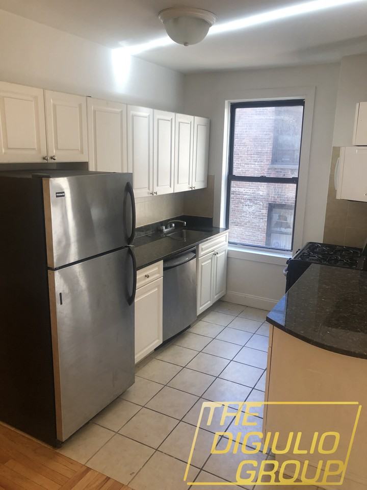 Fort Washington Ave & W 171st St #53