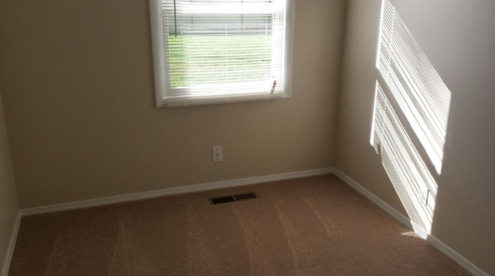 120 Brookside Dr - Photo 2 of 3