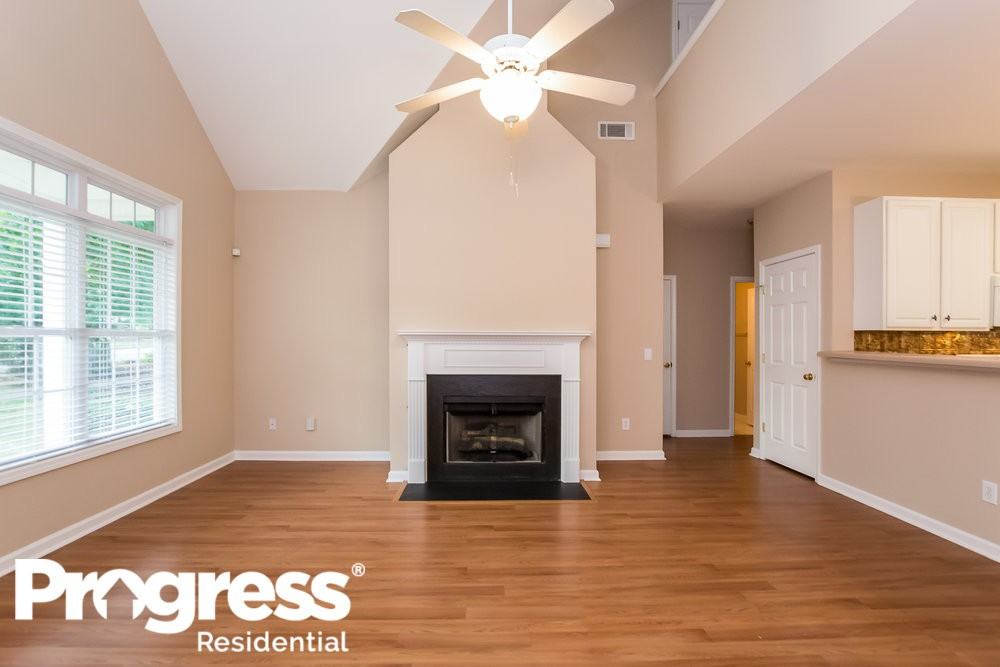 32 The Promenade - Photo 3 of 15