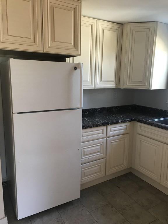 60 Ashland St #2 - Photo 3 of 18