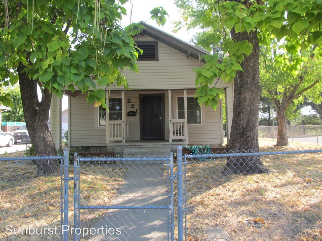 221 Almond St - Photo 2 of 15