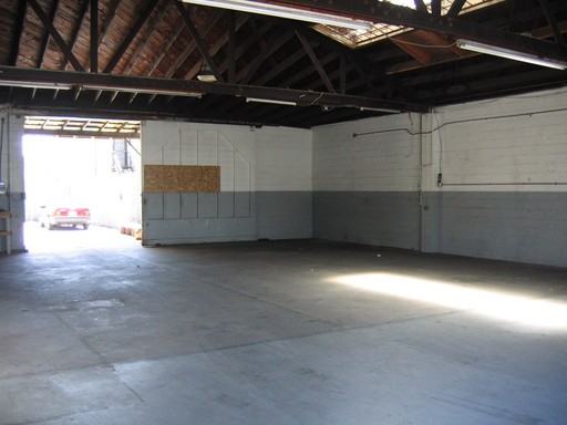 1014 Fruitvale Ave - Photo 2 of 9