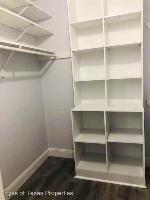 2500 Steck Ave #5