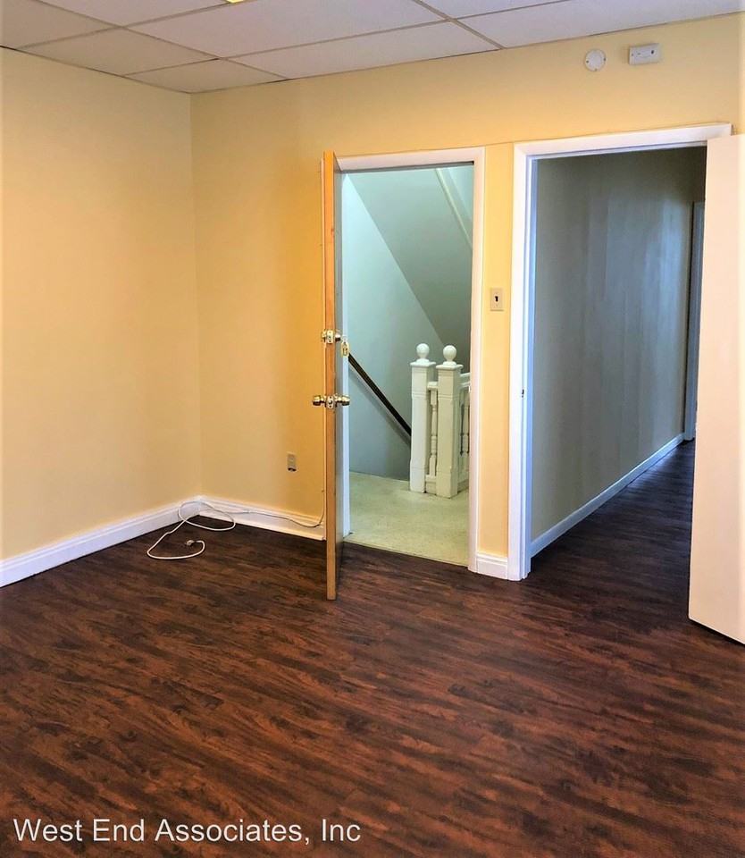 536 N New Street - Photo 2 of 7