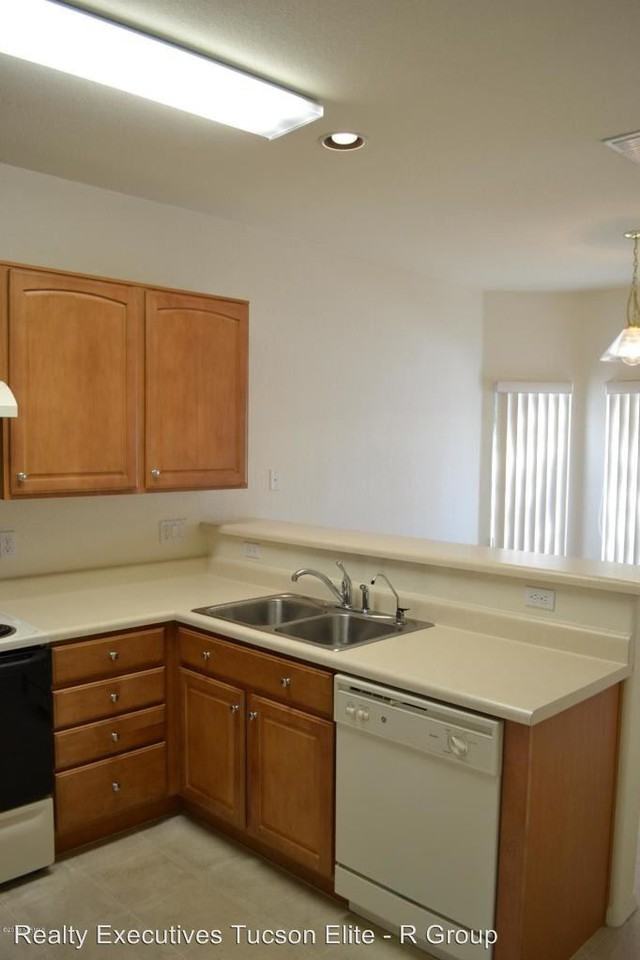 2456 W Waterway Pl - Photo 3 of 11