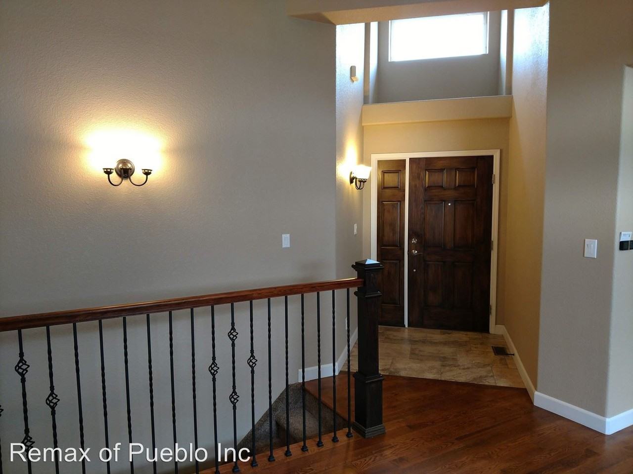 4408 Turnberry Crescent - Photo 2 of 25