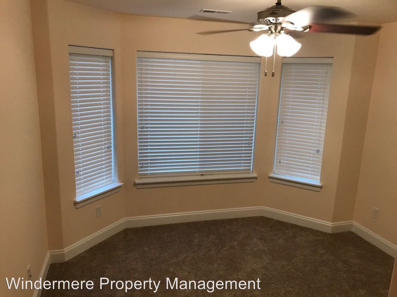 4015 Kramer Ln - Photo 3 of 8