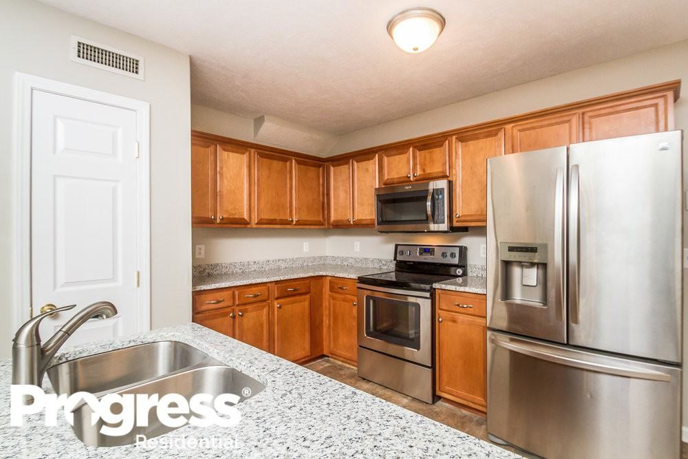 7842 Rainey Dr - Photo 3 of 14