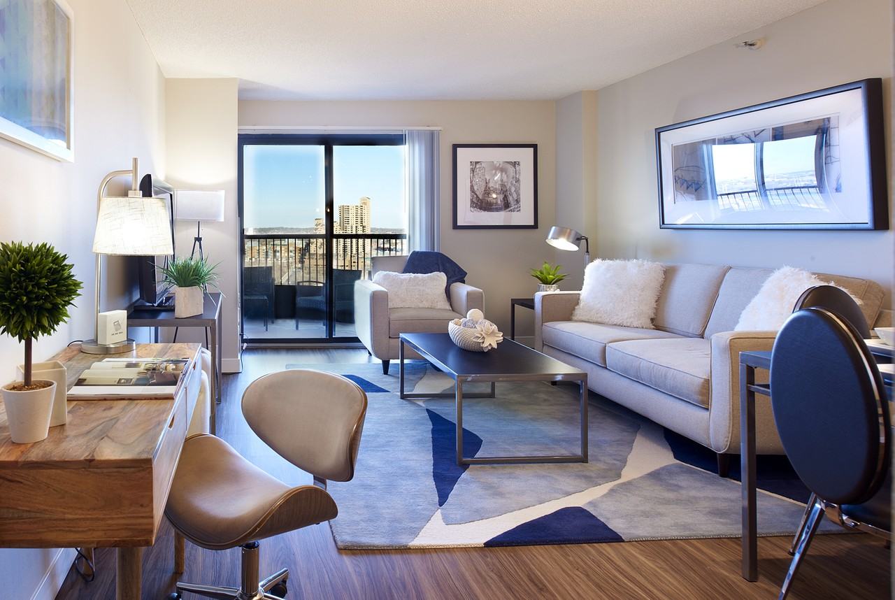 Churchill - Photo 2 of 32