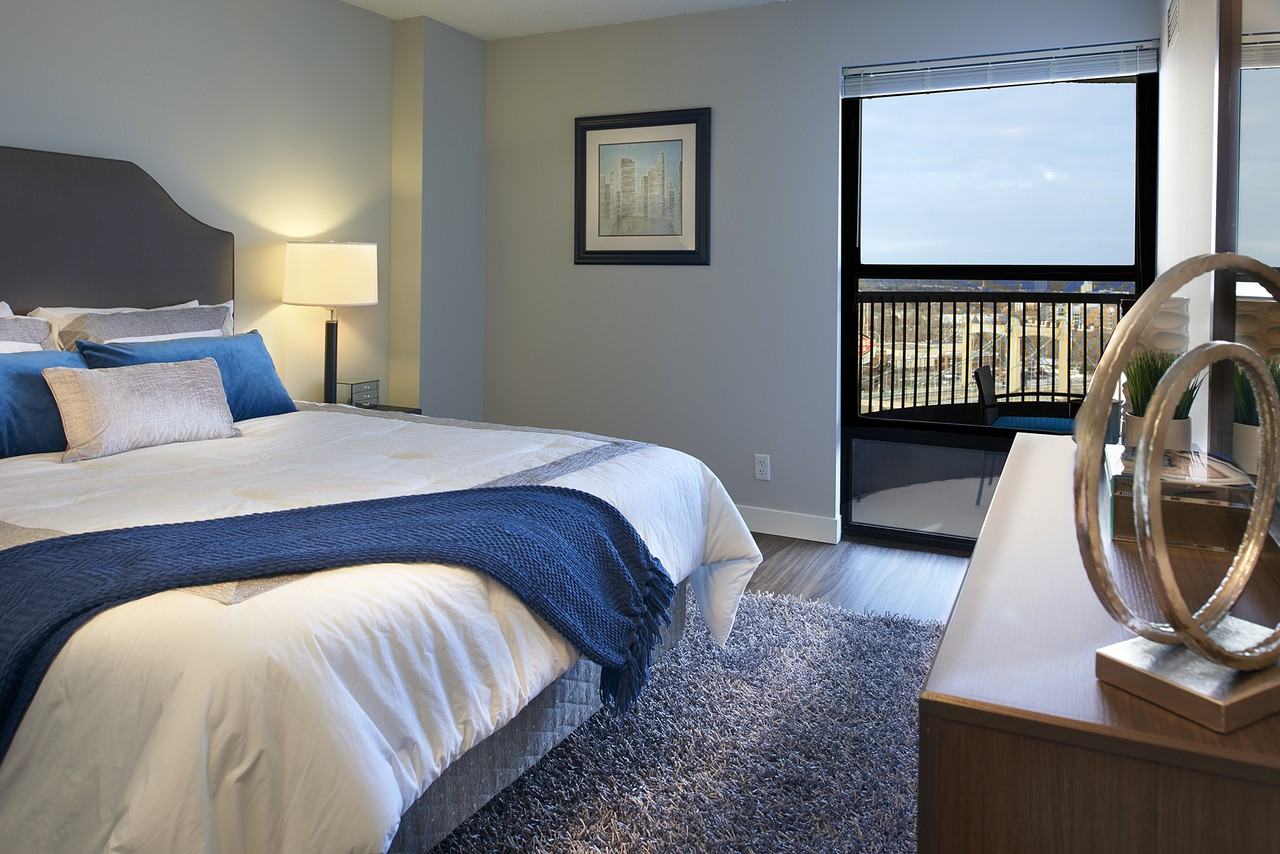 Churchill - Photo 3 of 32