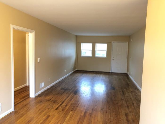 8627 Mockingbird Ln Cincinnati Oh 45231-4719 - Photo 2 of 10
