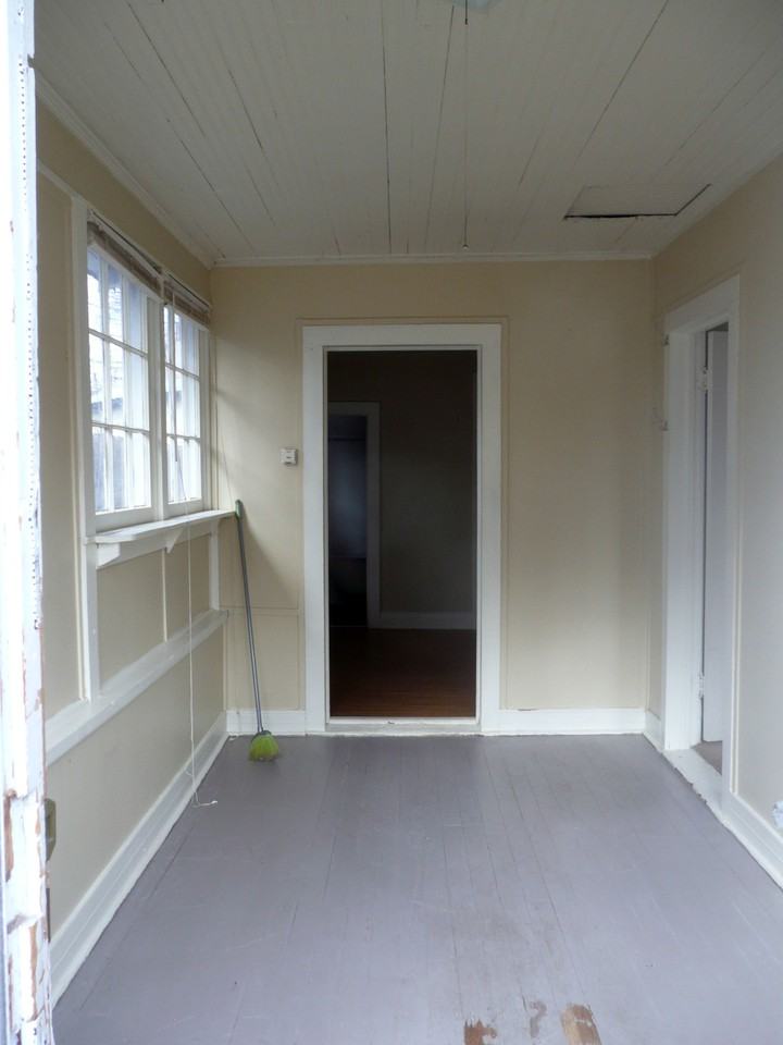 327 Canyon Ave - Photo 2 of 10