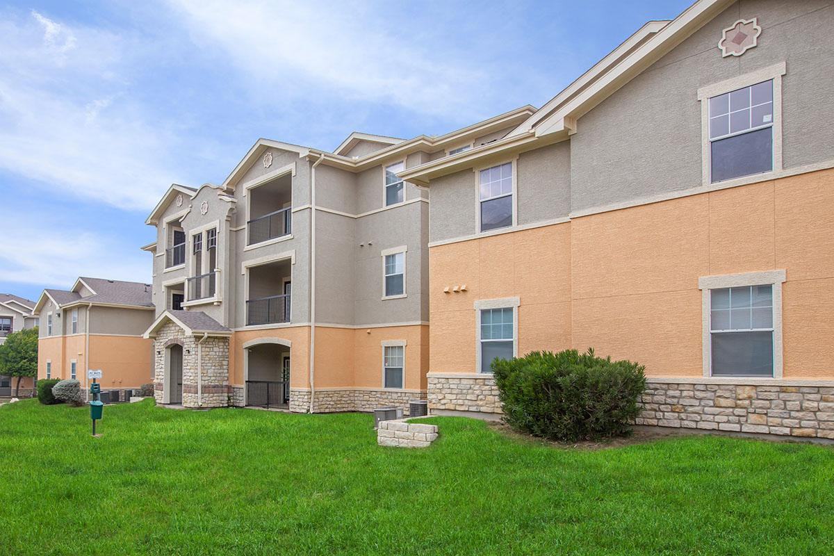 Rosemont at Laredo Vista - Photo 6 of 34