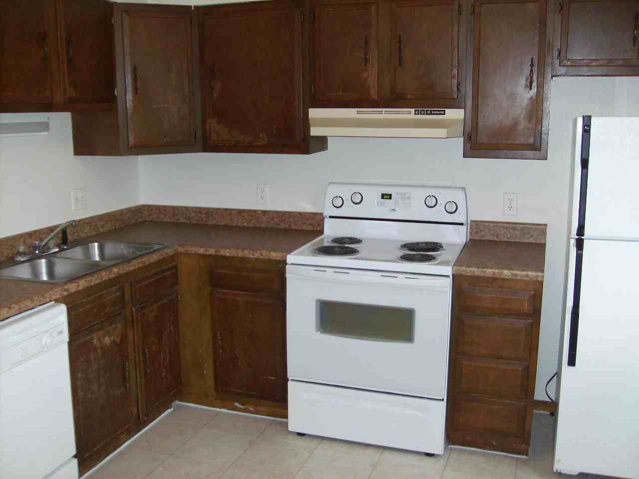 1640 Pitkin St #C - Photo 3 of 8