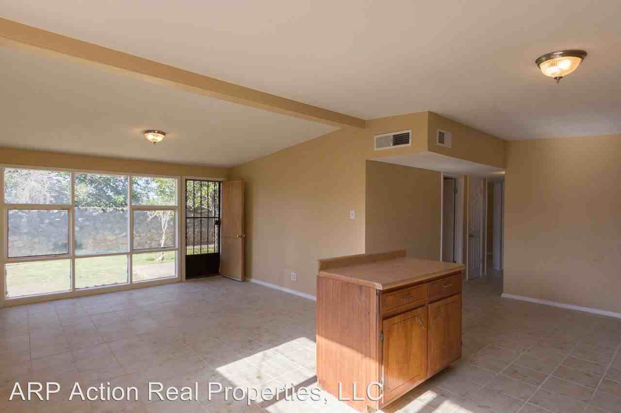5233 Pikes Peak Dr - Photo 3 of 13