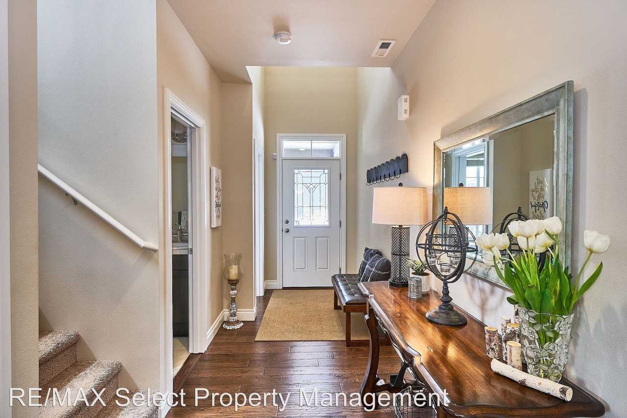 19046 178th Pl SE - Photo 3 of 31