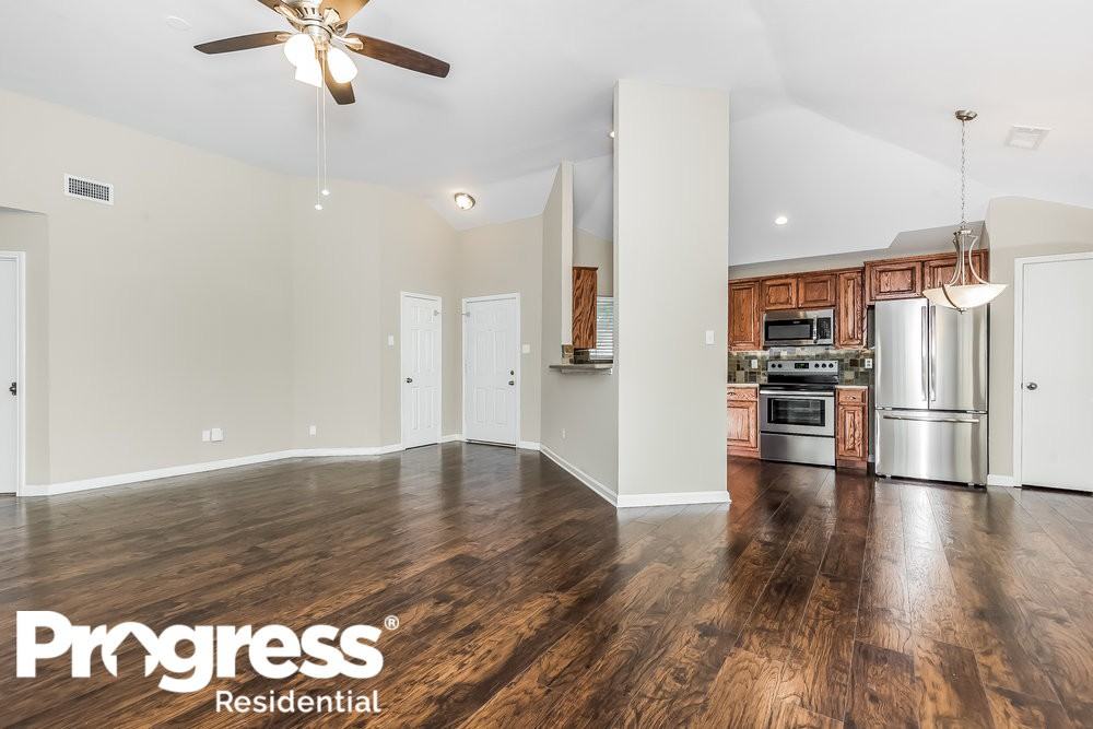 5310 Yaupon Dr - Photo 3 of 15